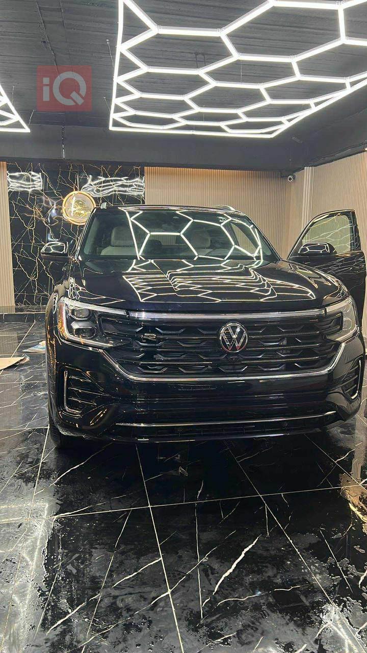 ڤۆڵکسواگن ئەتڵەس کرۆس سپۆرت